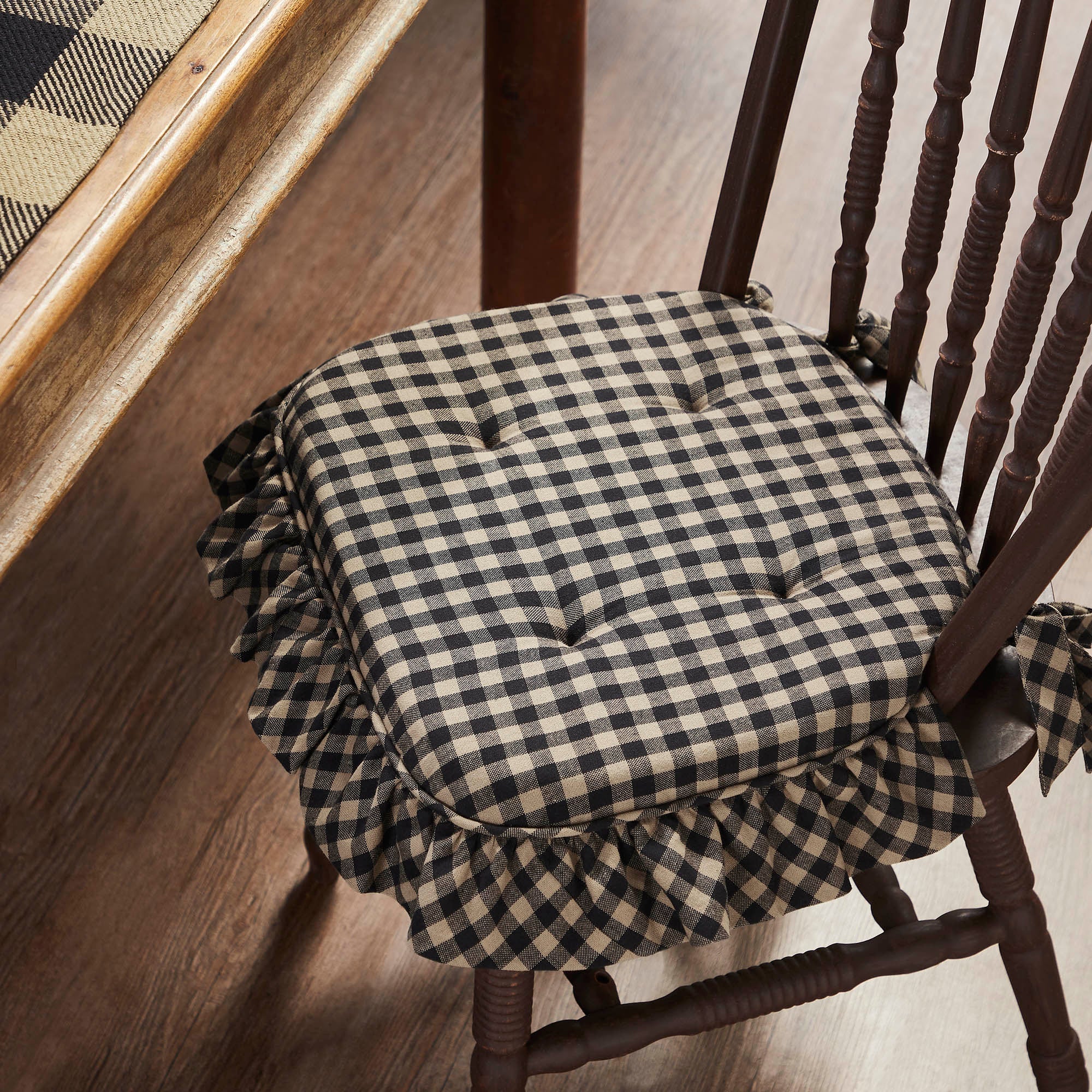 Blackstone Farm Ruffled Chair Pad