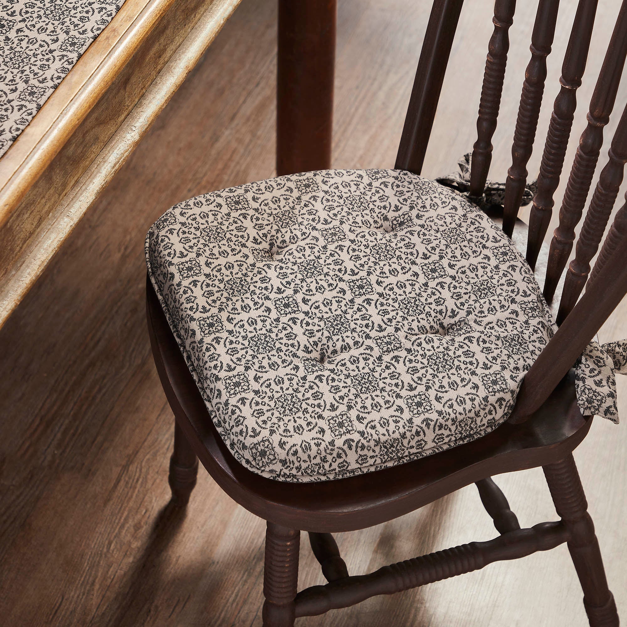 Medallion Black Tan Jacquard Chair Pad
