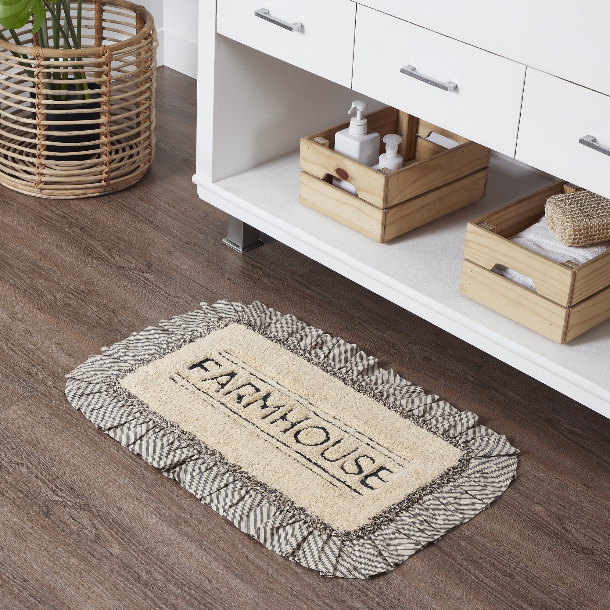 Farmstead Charcoal Bath Mat - Image 2