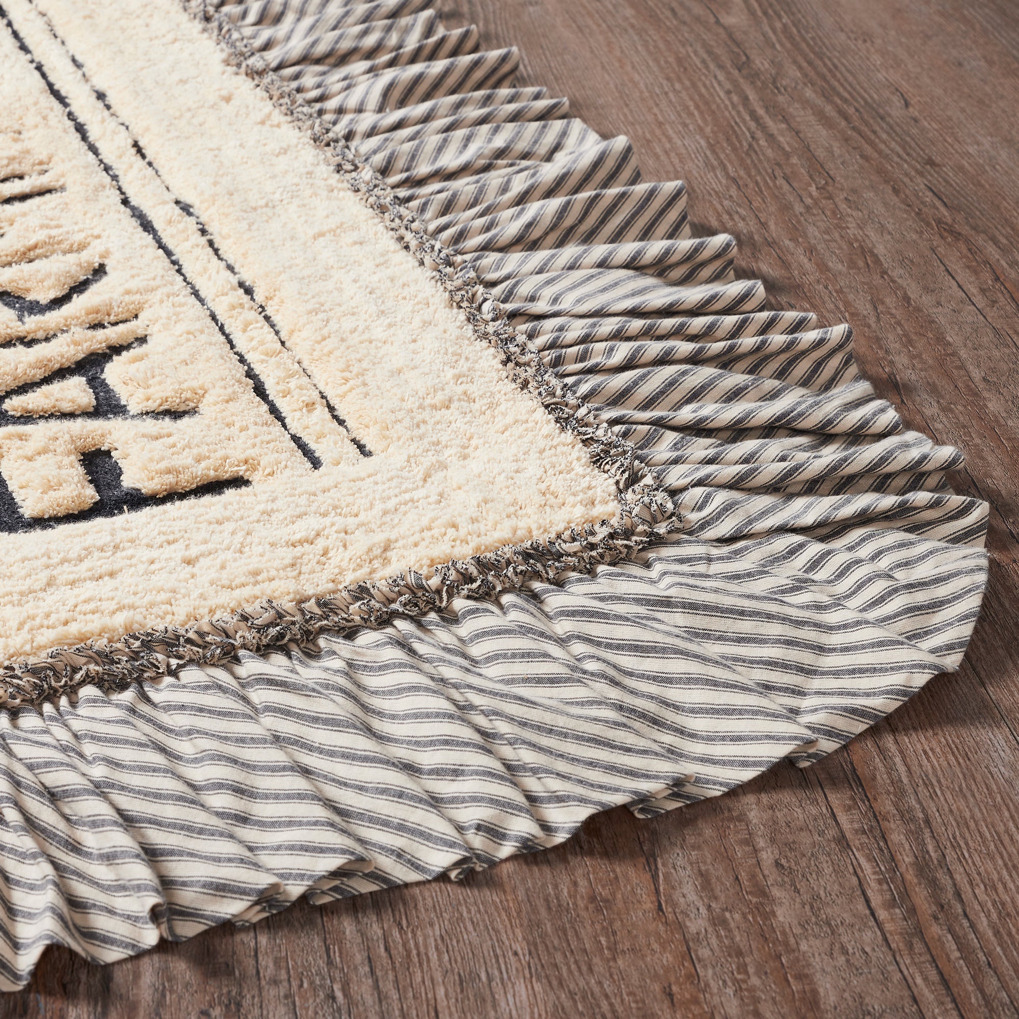 Farmstead Charcoal Bath Mat - Image 4