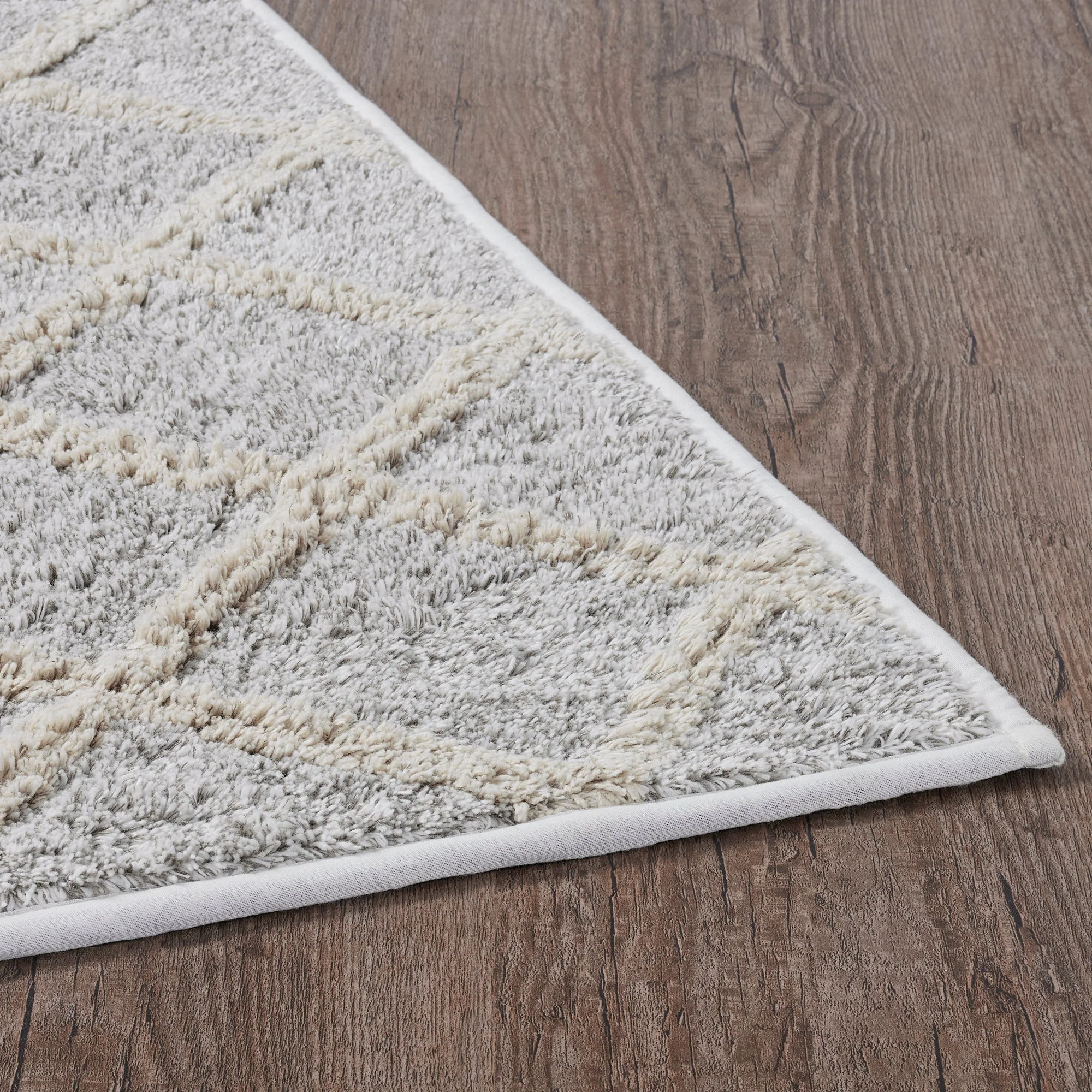 Lattice Oatmeal Bath Mat - Image 4