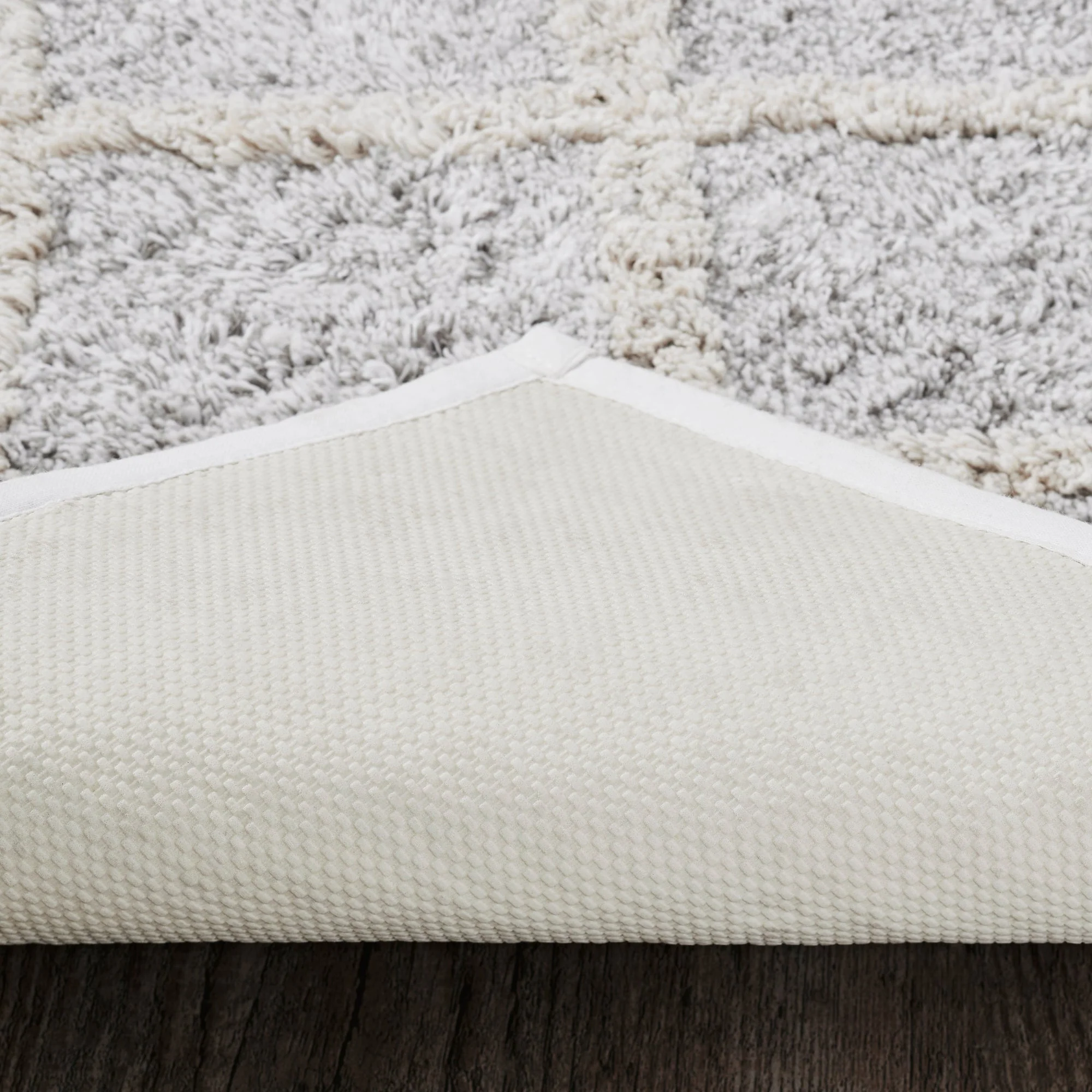 Lattice Oatmeal Bath Mat - Image 5
