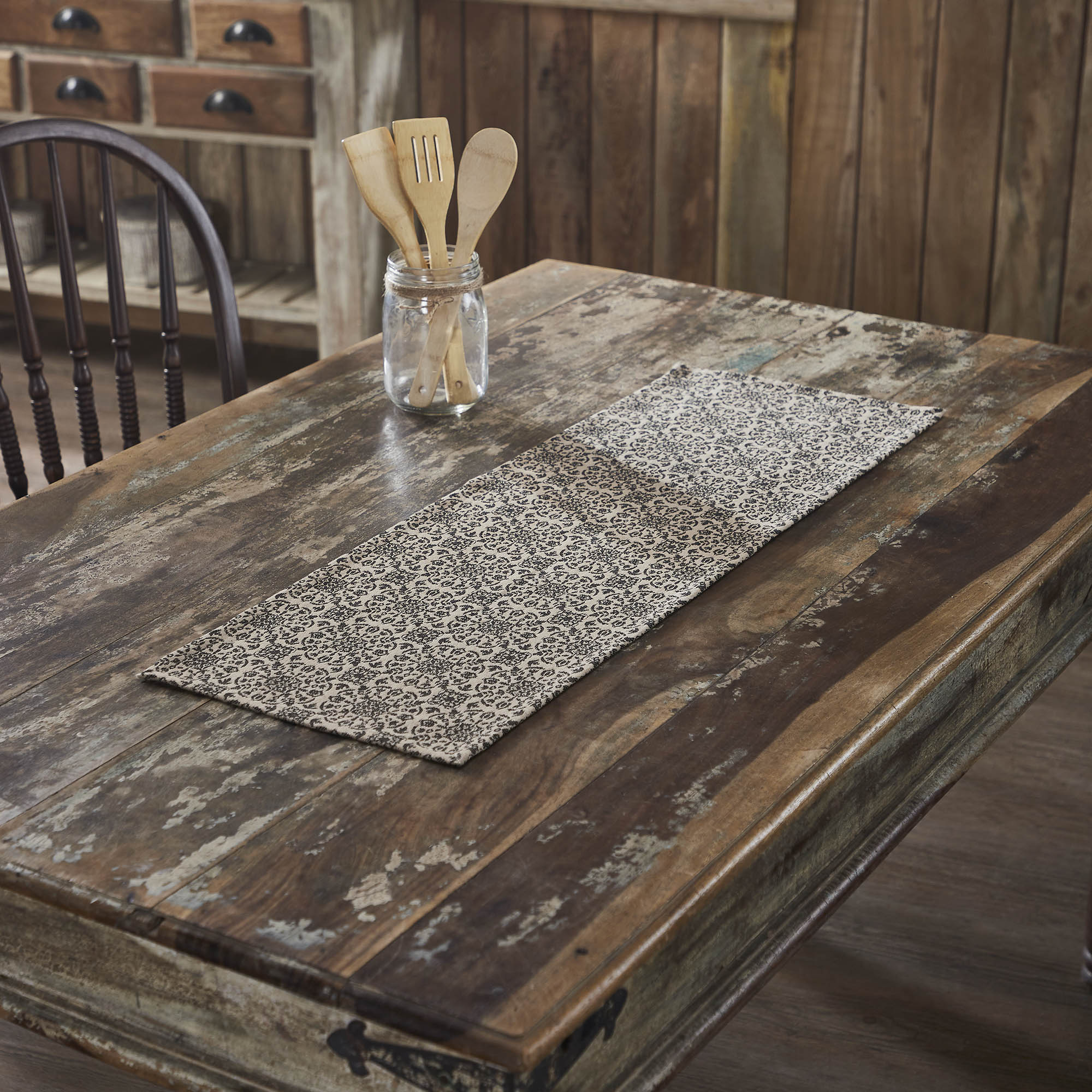 Medallion Black Tan Jacquard Table Runners